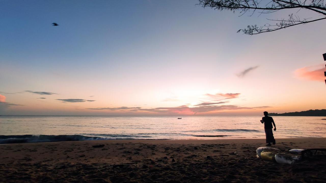 Surf Beach Hotel Аругам Экстерьер фото
